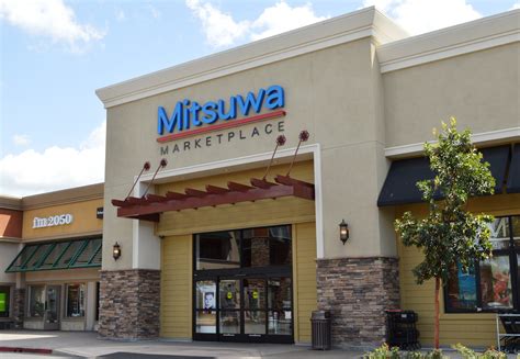 Mitsuwa market - Apr 29, 2017 · A trip to the Mitsuwa market in suburban Chicago is like getting a small taste of Japan. The enormous building with a pagoda-like entrance houses not only a large grocery store complete with small …